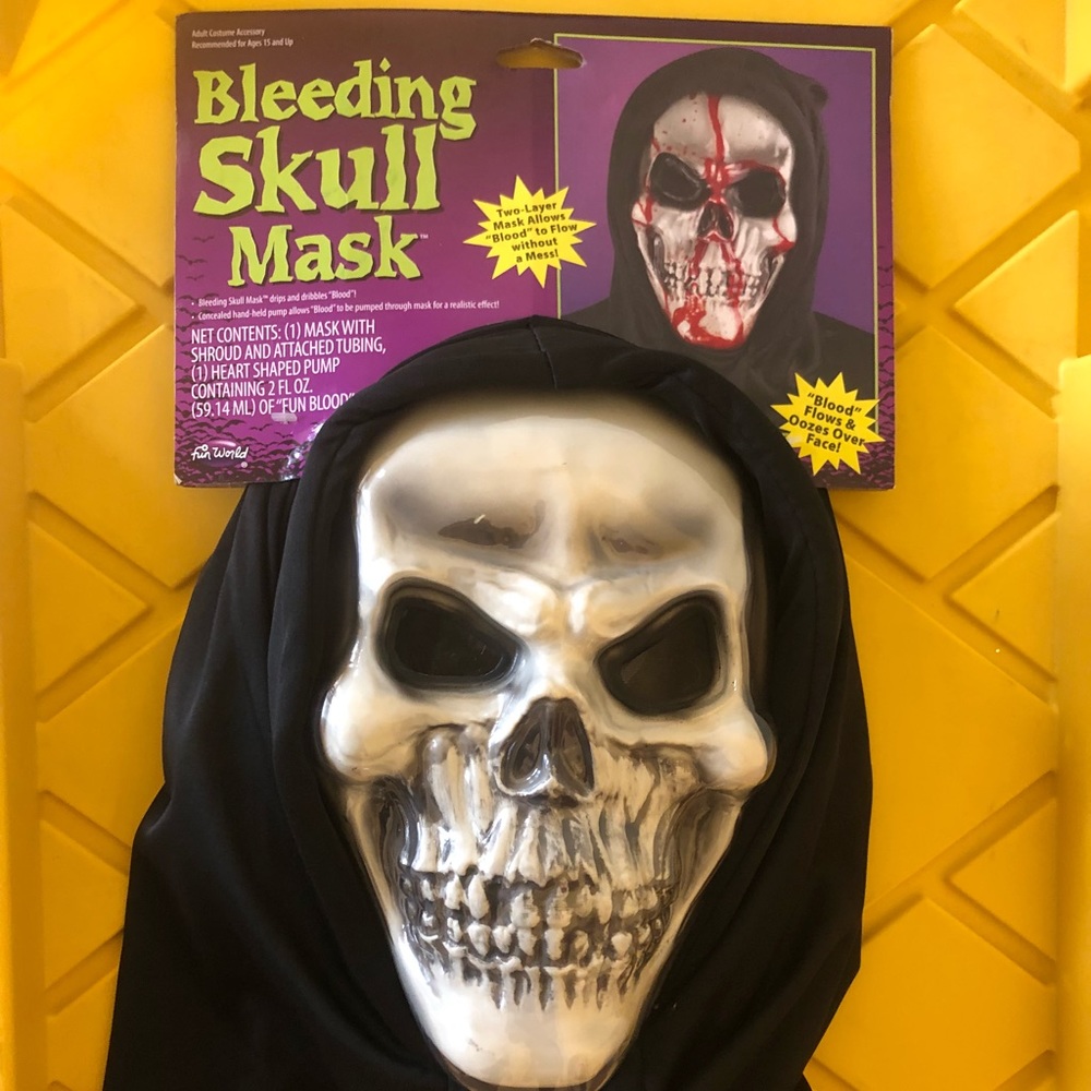 🌵Bloody skull mask